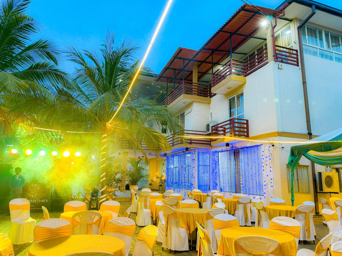 Food & Drinks 3, Sun Ray Rest House, Koralai Pattu (Valachchenai)