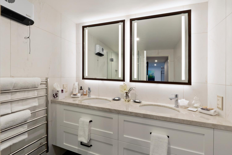 Bathroom 3, Queenstown House Lakeside Apartments, Queenstown-Lakes
