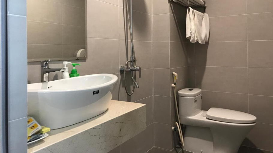 Bathroom 3, Sac Mau Hotel HN - by Bay Luxury, Hoàng Mai