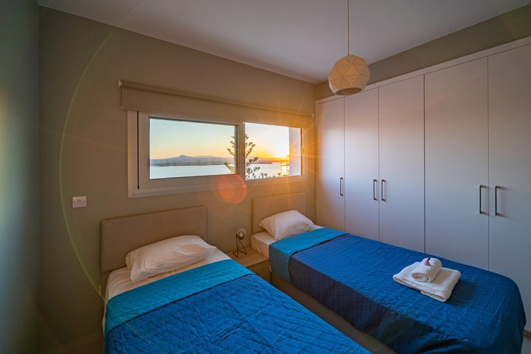 Bedroom 1, Majestic Sunset Salt Lake Views 300m from beach, Larnaca