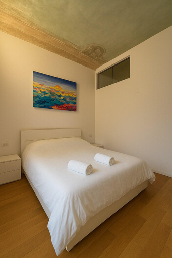 Bedroom 2, Isola apartment, Milano
