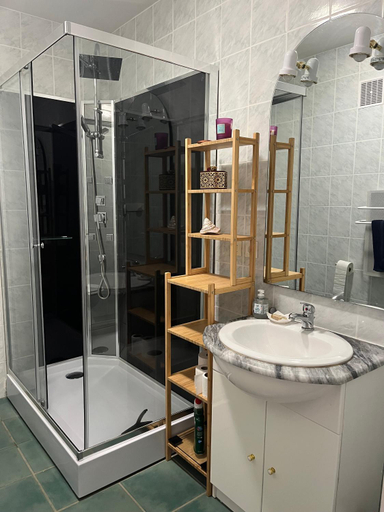 Bathroom 3, La Bastide, Gers