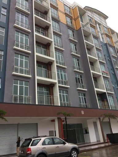 Exterior & Views