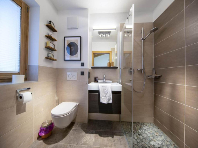 Bathroom 4, Cozy Mountain Chalet with sauna, Zell am See