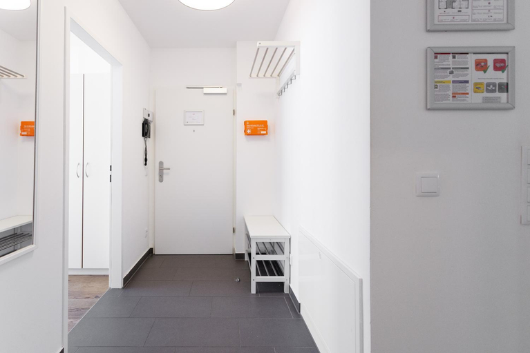 Others 5, Spacious Group Apartment with Balcony, Wien