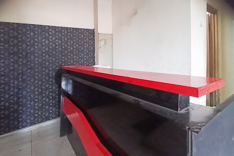 Lobby 3, RedDoorz Syariah near STEKOM Semarang, Semarang