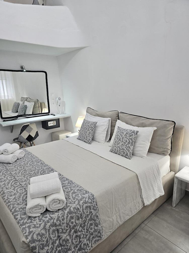 Bedroom 2, Leta-Santorini, South Aegean