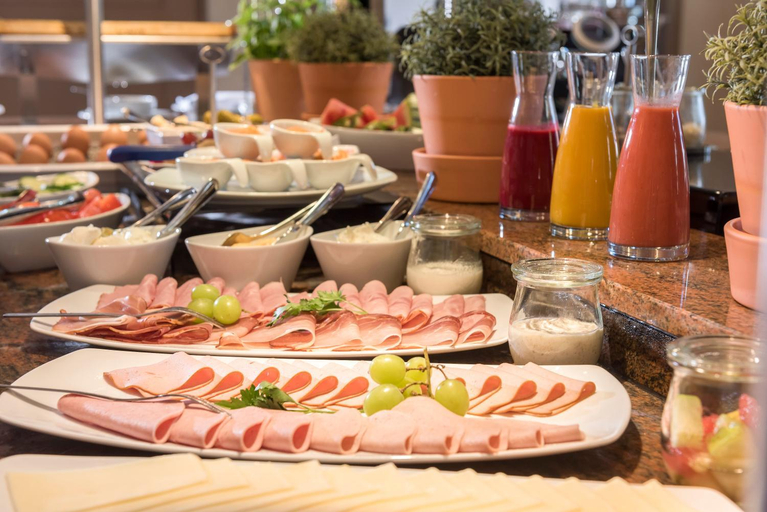 Food & Drinks 5, Sunday Hotel München Airport Freising, Freising