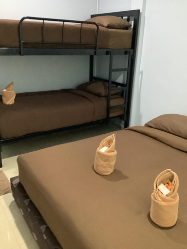 Others 2, Evergreen Guest House, Phanom