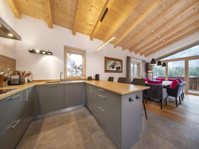 Kitchen, Stylish Alpine Chalet with Carport, Zell am See
