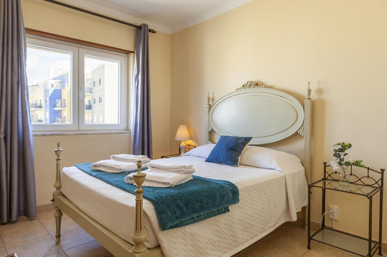 Bedroom 2, B32 - Portimao Central Apartment, Portimão