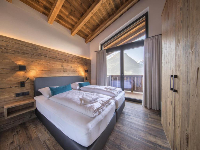 Bedroom 2, Chalet Retreat with Terrace & Sauna, Zell am See
