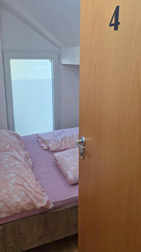 Others 2, Bled Lesce station rooms and beds, Radovljica
