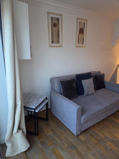 Others 4, Comfy Home- Coley Park, Reading