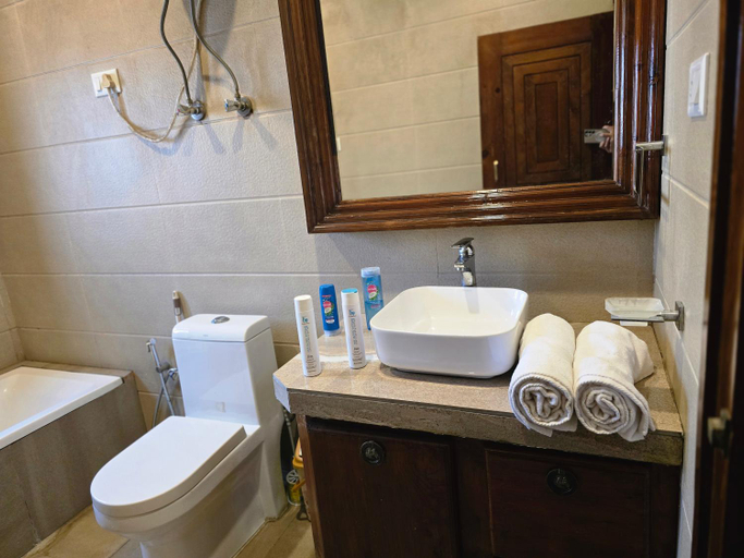 Bathroom 3, Taha Inn Home comfort, Srinagar