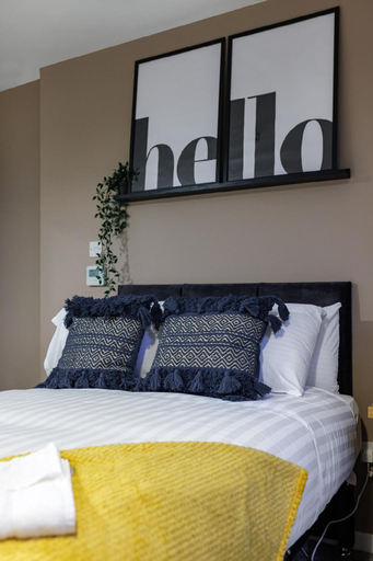 Bedroom 5, Studio 5 - City Centre - Fast Wifi and Smart TV, Middlesbrough