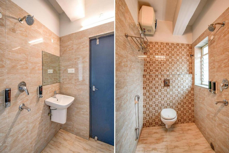 Bathroom 5, FabHotel Silver Key kalighat, Kolkata