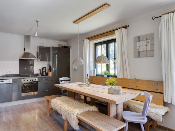 Others 4, Leogang Chalet near Ski Lift Bikepark, Zell am See