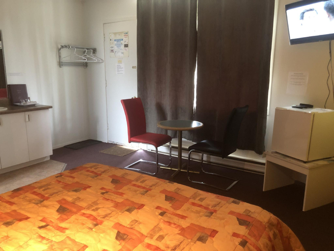 Bedroom 2, Motel Le Voyageur, La Rivière-du-Nord