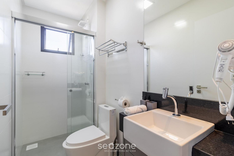 Bathroom 4, MHFs - Apts Variados em Predio com Vista para o Mar em Itapema, Itapema