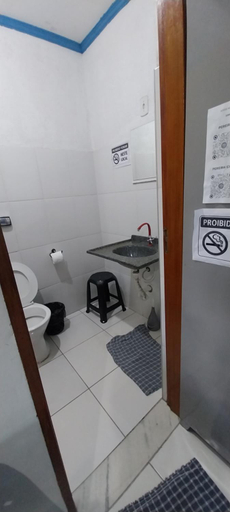 Bathroom 3, POUSADA PERLLA's & Kit Nets Pinda, Pindamonhangaba