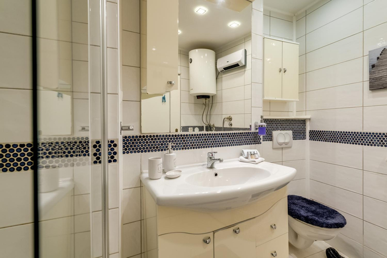 Bathroom 4, Apartments Antonia, Bakar