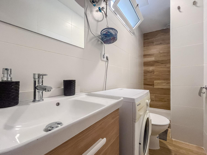 Bathroom 2, Cozy Studio Las Canteras - 2 min walk to Beach, Las Palmas