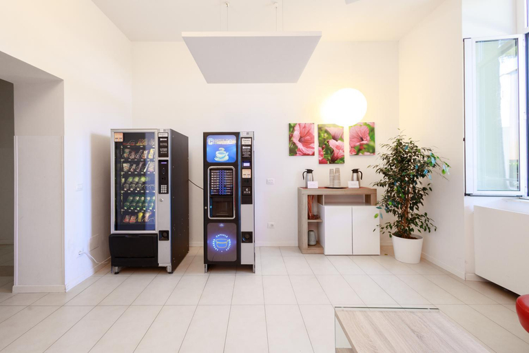 Food & Drinks 5, San Luigi - Residenza Gemelli, Rome