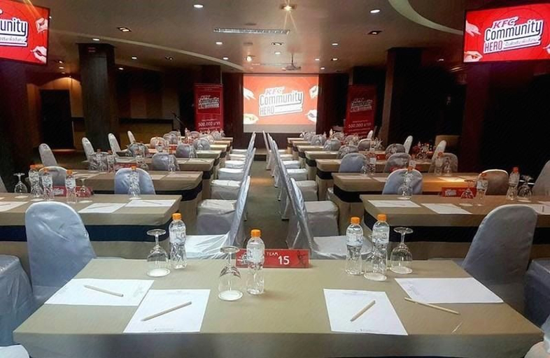 Food & Drinks, The Loft Seaside Sriracha Hotel, Si Racha