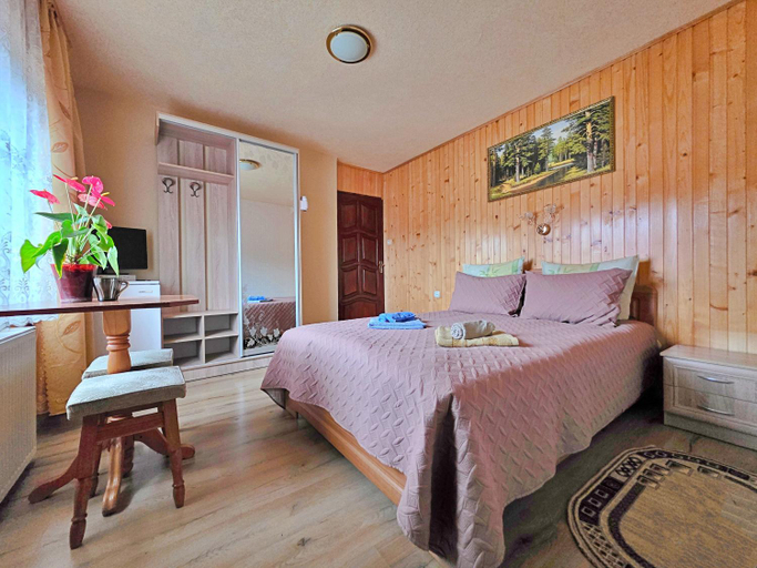 Bedroom 2, U Nazara, Skolivs'kyi