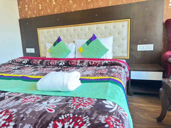 Bedroom 2, Hotel Ambika Residency, Kullu