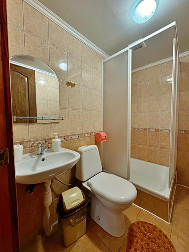 Bathroom 3, U Nazara, Skolivs'kyi