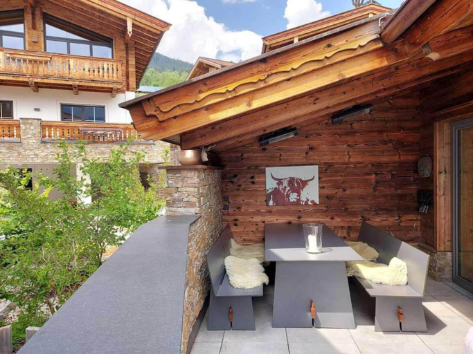 Balcony/terrace 3, Rossberg Chalet with Panoramic View, Zell am See