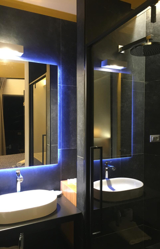 Bathroom 3, Hotel Gianni Franzi, La Spezia