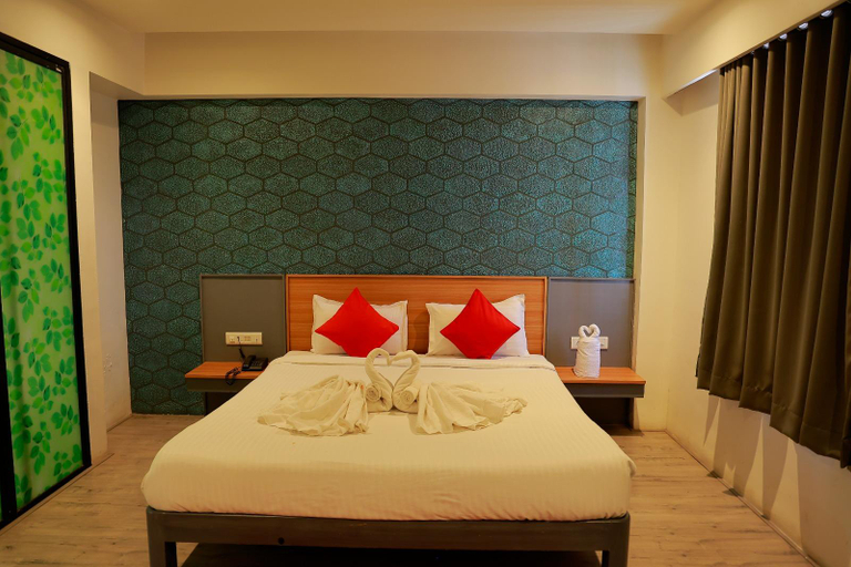 Bedroom 3, HOTEL SAIPALKHI NIWARA, Ahmadnagar