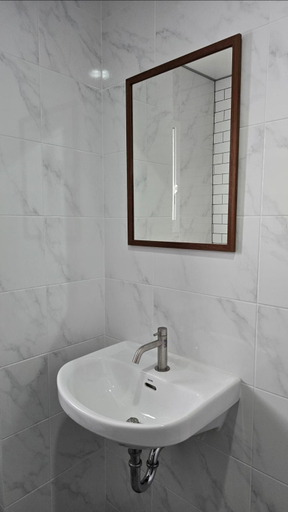 Bathroom 2, J.K. Mansion, Suan Luang