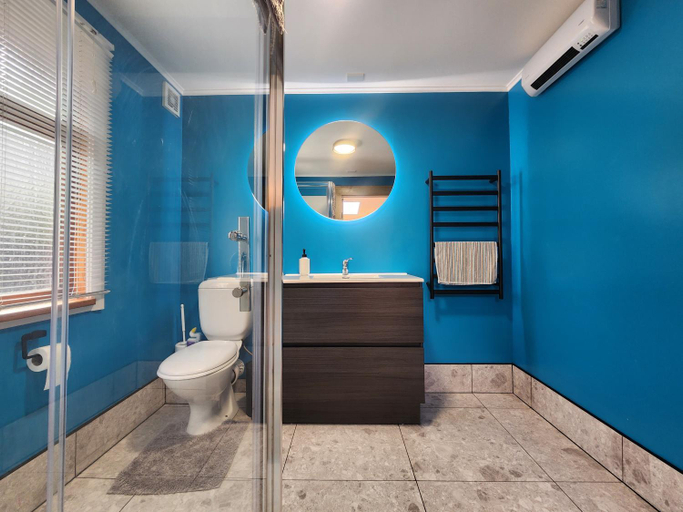Bathroom 3, A Stone's Throw From Town Main House, Dunedin