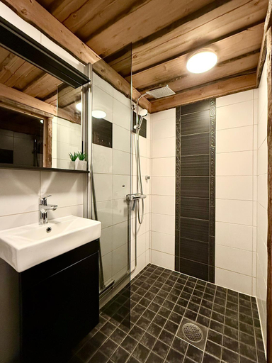 Bathroom, Ruka View by Lapland Villas, Ruka, Ski In, 4BR, Private Sauna, Fireplace, Northern Ostrobothnia