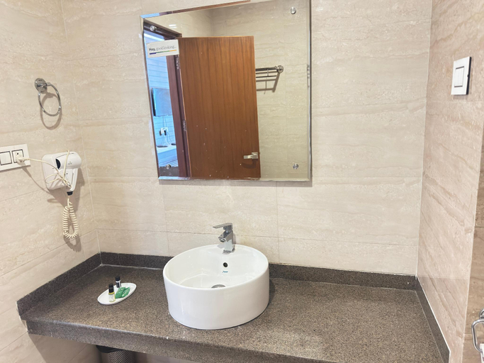 Bathroom 3, Hotel Ambika Residency, Kullu