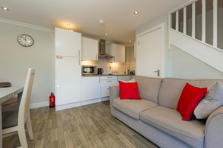 Others 4, Ash Cottage, Merthyr Tydfil