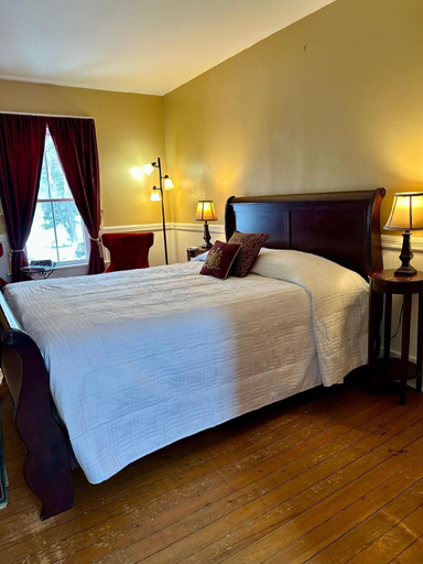 Bedroom 3, Lincoln Inn & Gallery, Windsor