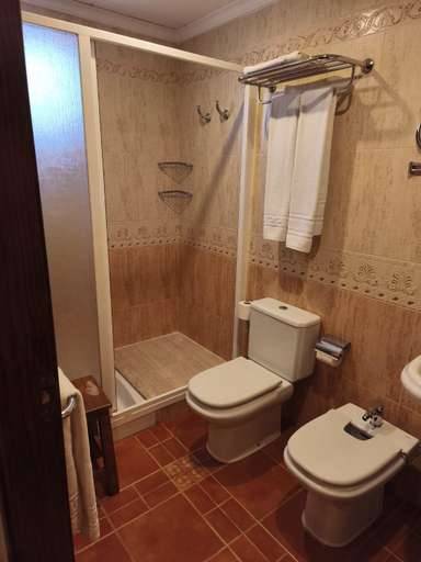 Bathroom 4, Hotel Doña Isabel, Alicante