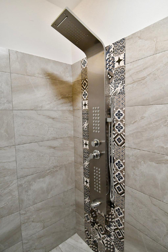 Others 5, Kolonaki Spacious 1 Bd Apt with Outdoor Patio, Attica