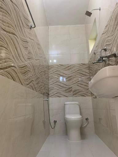 Bathroom 3, Hotel Noble Inn, Gandaki