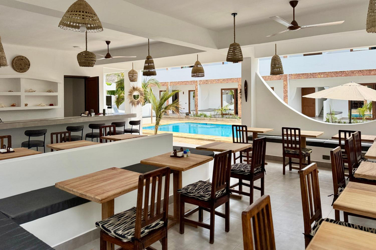 Food & Drinks 4, Shirley Boutique Hotel, Kaskazini 'B'
