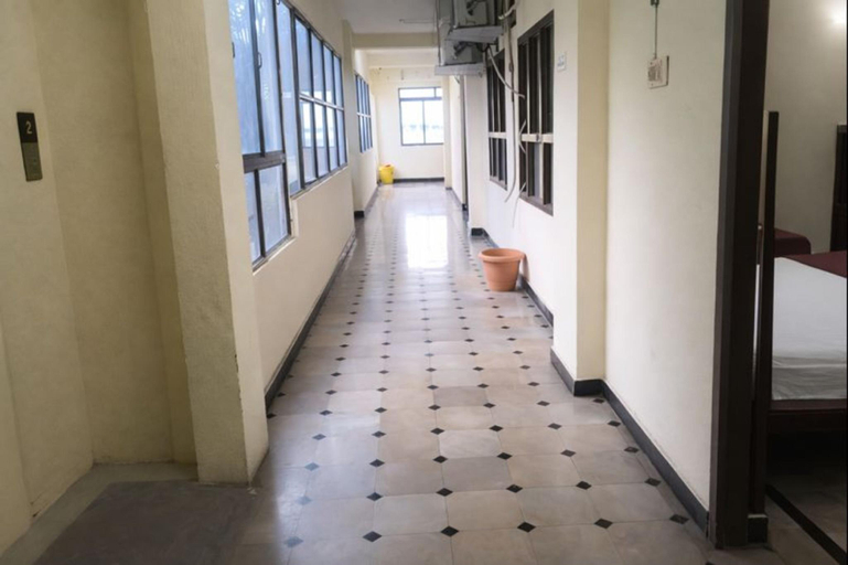 Public Area 2, Ammayi Hotel Resorts - Siva Sakthi Hotel Group, Tiruvannamalai