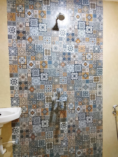 Bathroom 3, Baga Beach Way, North Goa