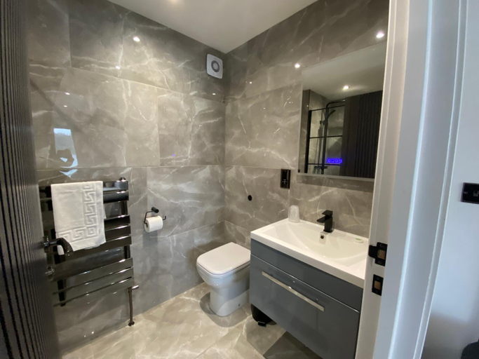 Bathroom 3, The Inn on the Loch, Dumfries and Galloway