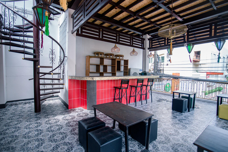 Food & Drinks 5, De Thaphae Chiang Mai, Muang Chiang Mai
