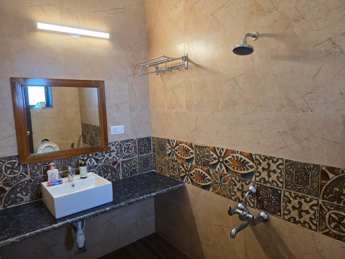 Bathroom 3, Coastal Suites Apart-hotel, South Goa